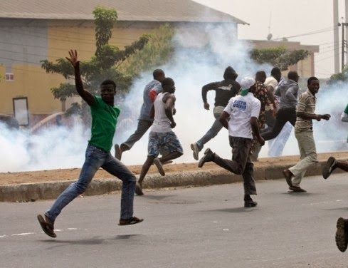  Tensions as thugs disrupt PDP s inspection of Edo governorship election materials 