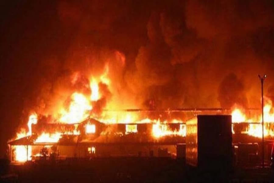  Fire destroys 4 shops residential apartment in Calabar 