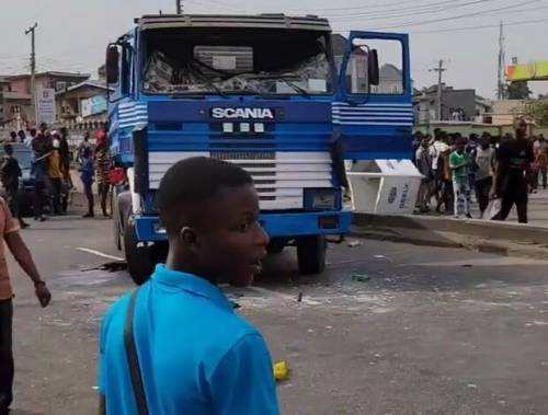  6 students driver killed as truck rams into Nigerian varsity shuttle bus 