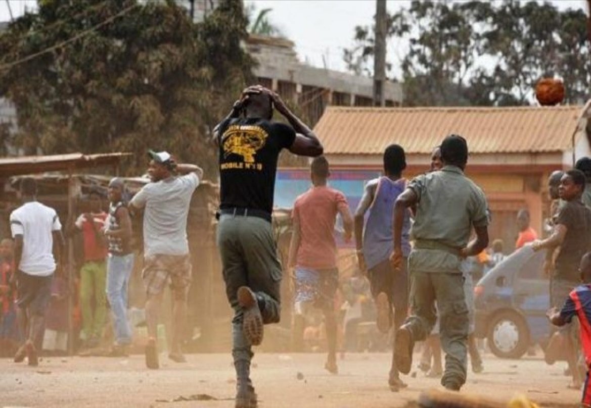 Tension as political thugs allegedly attack PDP members ahead of Ondo guber election Tension as political thugs allegedly attack PDP members ahead of Ondo guber election