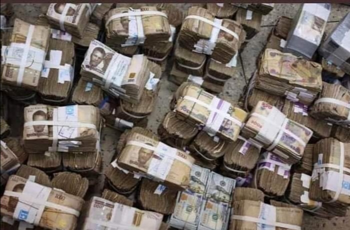 Nigerian gov sacks aide for allegedly demanding N30m bribe Nigerian gov sacks aide for allegedly demanding N30m bribe