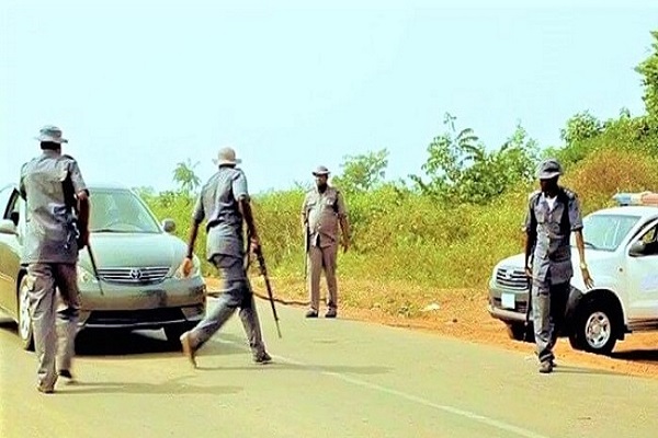ISWAP terrorists kill 3 Customs officers in Kebbi burn patrol vehicles ISWAP terrorists kill 3 Customs officers in Kebbi burn patrol vehicles
