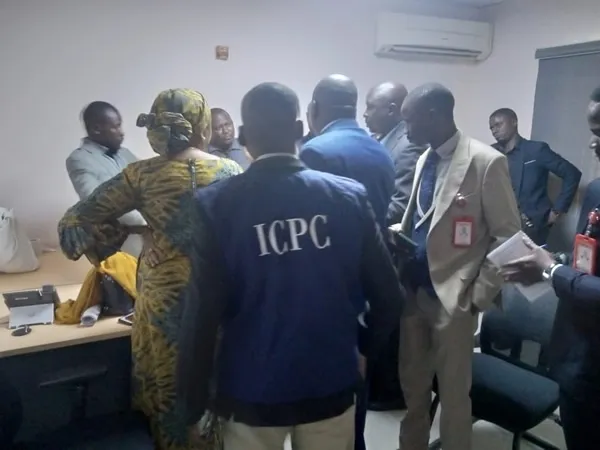 ICPC uncovers foreign scam account targeting Nigerians with fake 6 week degree offers ICPC uncovers foreign scam account targeting Nigerians with fake 6 week degree offers