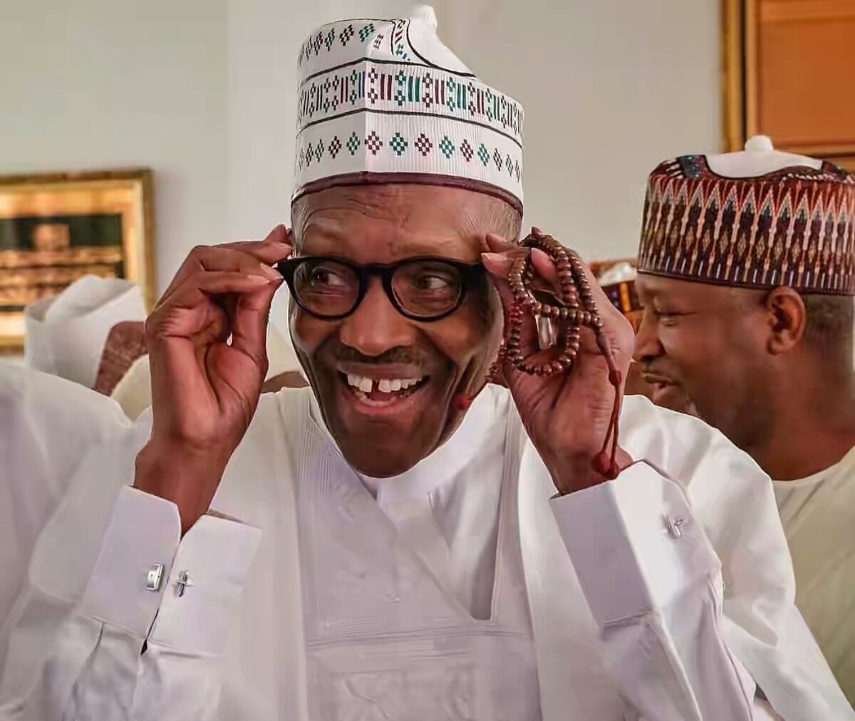How Buhari s govt borrowed 400bn to stabilise dollar to naira rate 8211 Senator How Buhari s govt borrowed 400bn to stabilise dollar to naira rate Senator