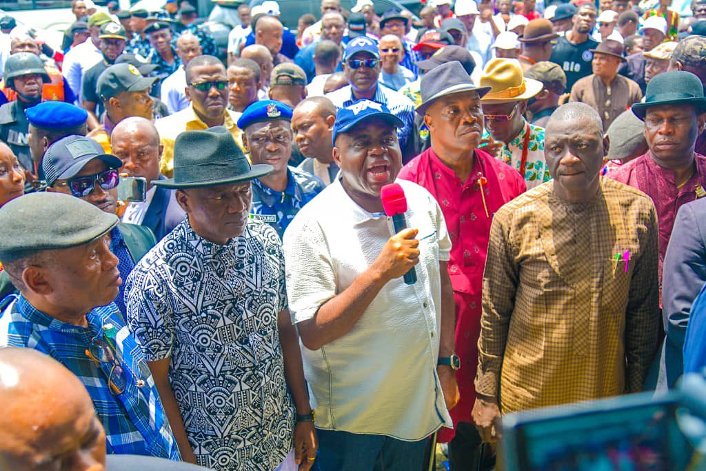 JUST IN Governor Diri officially joins APC  JUST IN Governor Diri officially joins APC