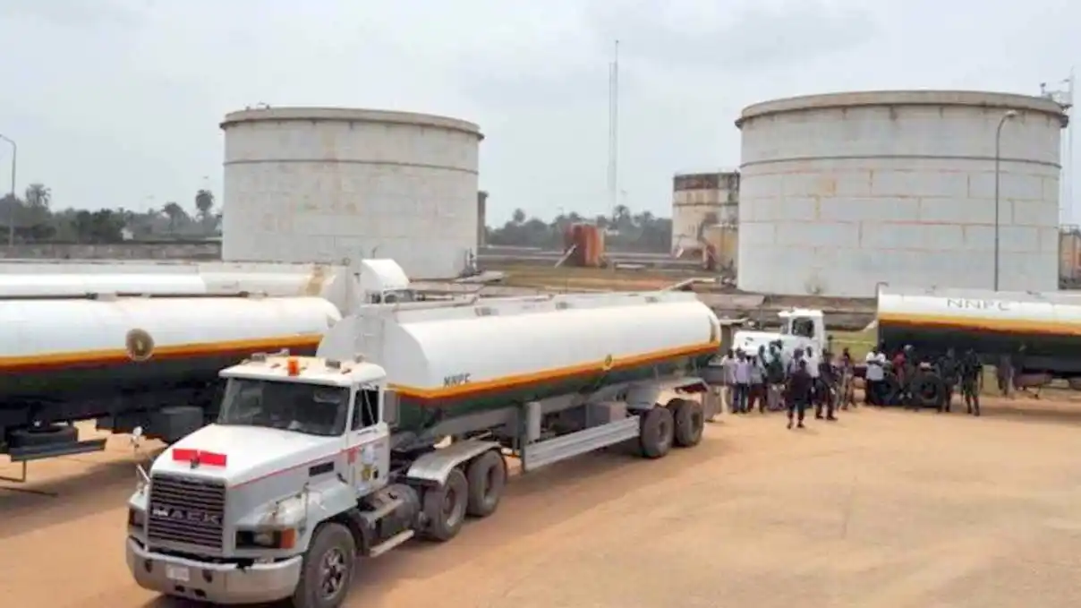Landing cost of petrol drops to N900 litre Landing cost of petrol drops to N900 litre