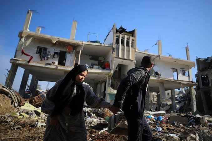 Israel frees 90 Palestinian prisoners as Gaza ceasefire deal takes effect Israel frees 90 Palestinian prisoners as Gaza ceasefire deal takes effect