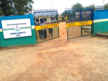 Gunmen attack police headquarters in Enugu kill officer Gunmen attack police headquarters in Enugu kill officer