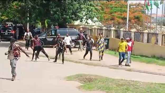 Edo Political thugs allegedly prevent PDP officials from inspecting BVAS machine at INEC office Edo Political thugs allegedly prevent PDP officials from inspecting BVAS machine at INEC office