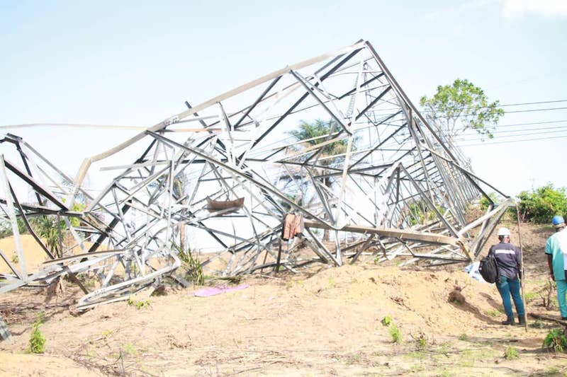 Blackout as 4 transmission towers collapse Blackout as 4 transmission towers collapse