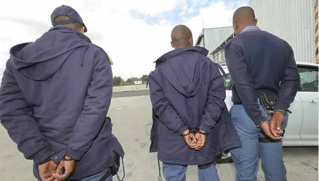 4 police officers nabbed in South Africa for reportedly stealing N1 9bn jewelry from Nigerian national 4 police officers nabbed in South Africa for reportedly stealing N1 9bn jewelry from Nigerian national