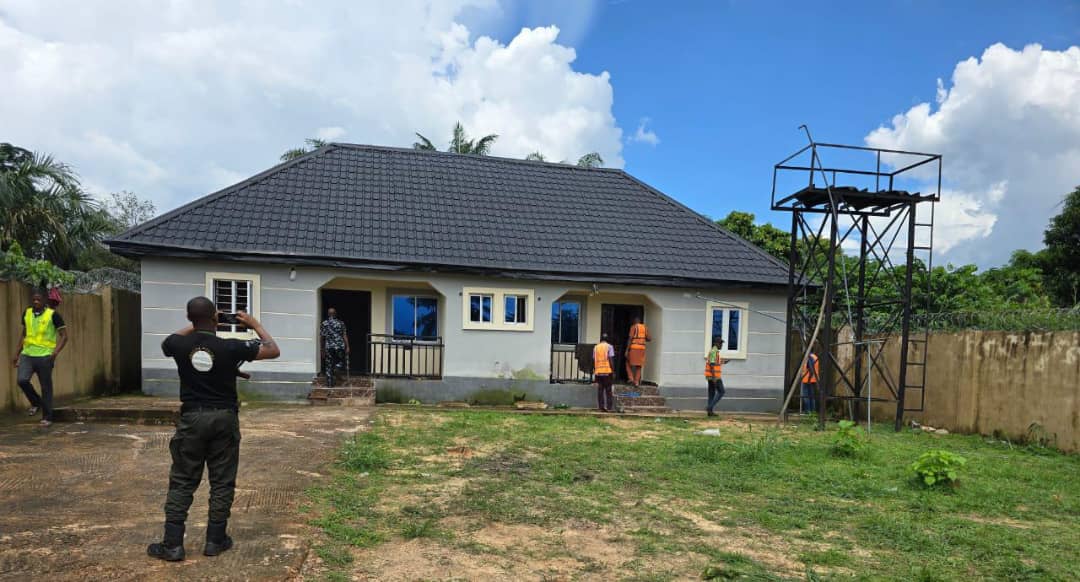 Enugu govt demolishes building linked to kidnappers Enugu govt demolishes building linked to kidnappers