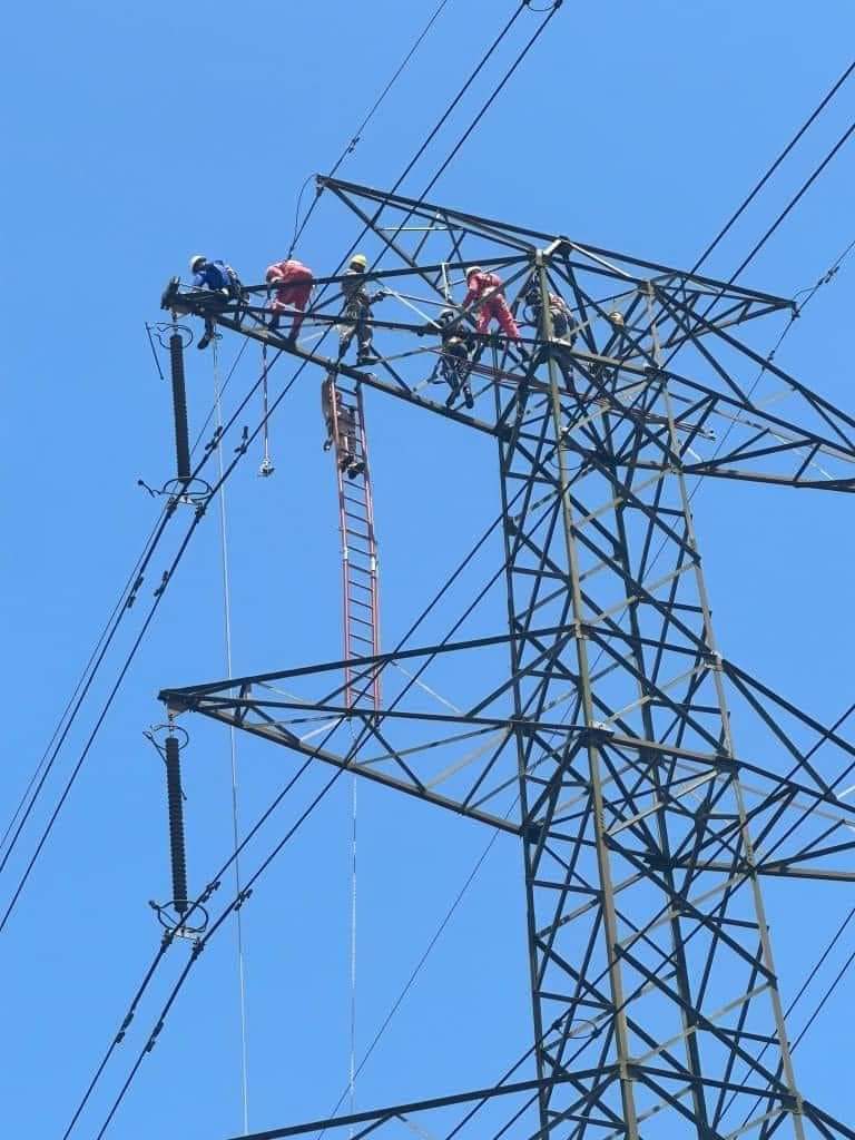 Blackout Army Air Force deployed to safeguard engineers repairing vandalized power towers Blackout Army Air Force deployed to safeguard engineers repairing vandalized power towers