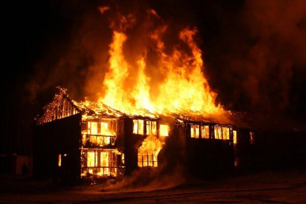 Violence erupts in Kaduna as Irate youths hoodlums clash in Yoruba community Violence erupts in Kaduna as Irate youths hoodlums clash in Yoruba community