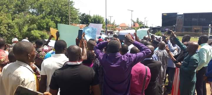 Guber election Protesters storm INEC office demand removal of Ondo REC Guber election Protesters storm INEC office demand removal of Ondo REC