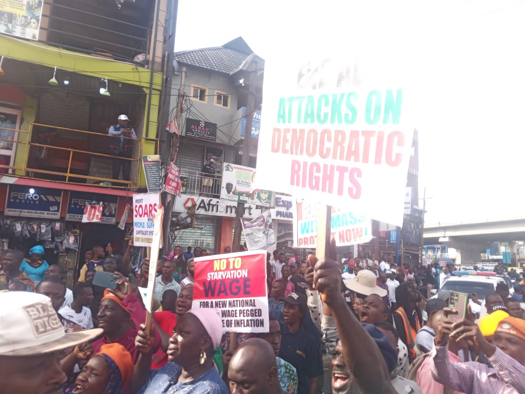 Protesters storm Lagos streets for FearlessInOctober despite security warnings Protesters storm Lagos streets for FearlessInOctober despite security warnings