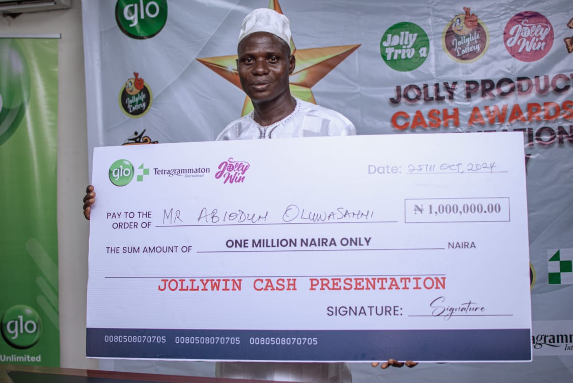 New winners of Glo Jolly Win promo receive millions in prizes New winners of Glo Jolly Win promo receive millions in prizes