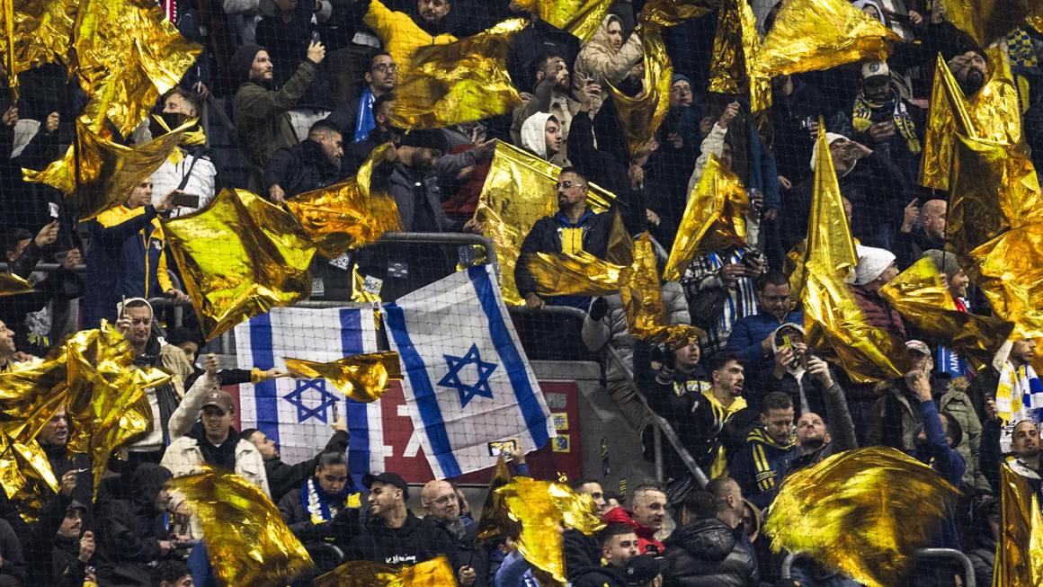 Netanyahu dispatches rescue planes as Israeli football fans attacked in Amsterdam Netanyahu dispatches rescue planes as Israeli football fans attacked in Amsterdam