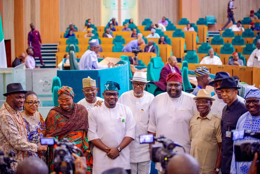 Group flays unconstitutional cross carpeting of lawmakers Group flays unconstitutional cross carpeting of lawmakers