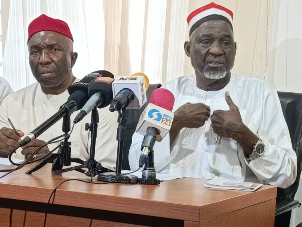 Opposition parties begin merger talks to 8216 rescue Nigeria 8217 Opposition parties begin merger talks to rescue Nigeria