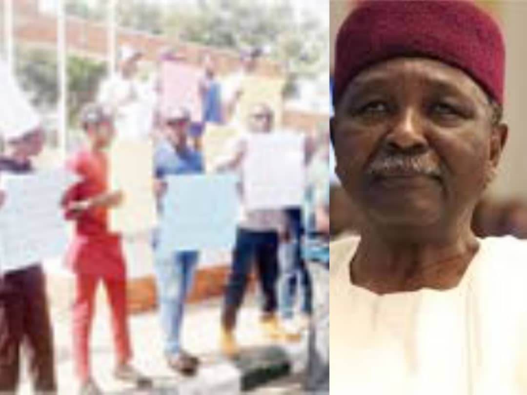 Students protest renaming of UniAbuja after Gowon Students protest renaming of UniAbuja after Gowon