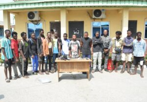  Navy arrests 19 Nigerians attempting to reach Europe by hiding on ship 