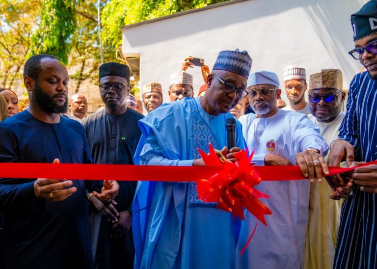 Seyi Tinubu donates e Library to support young lawmakers Seyi Tinubu donates e Library to support young lawmakers