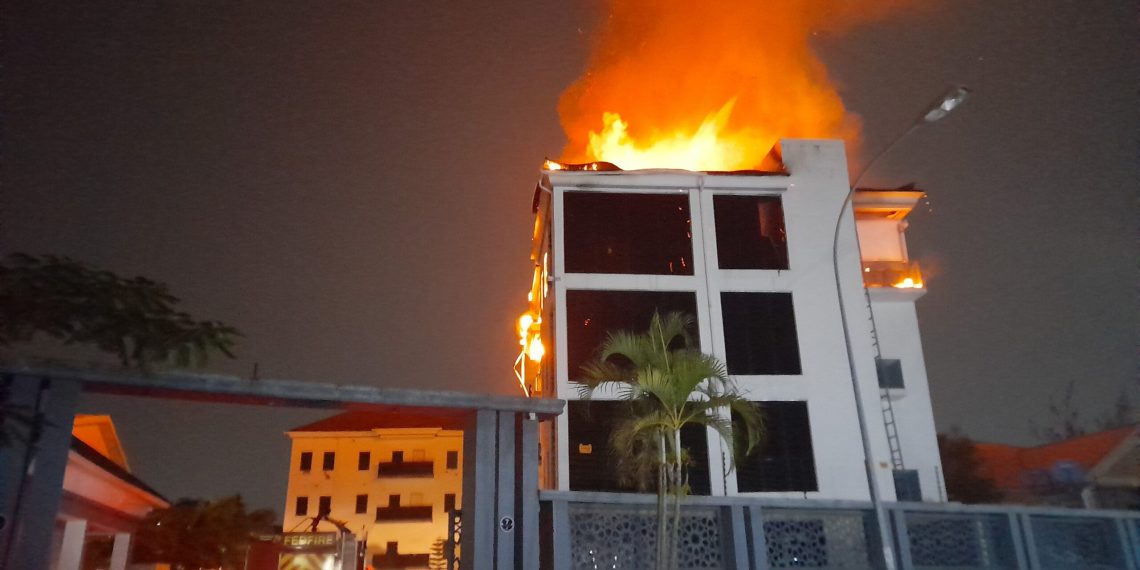 JUST IN Fire engulfs popular hotel in Abuja JUST IN Fire engulfs popular hotel in Abuja