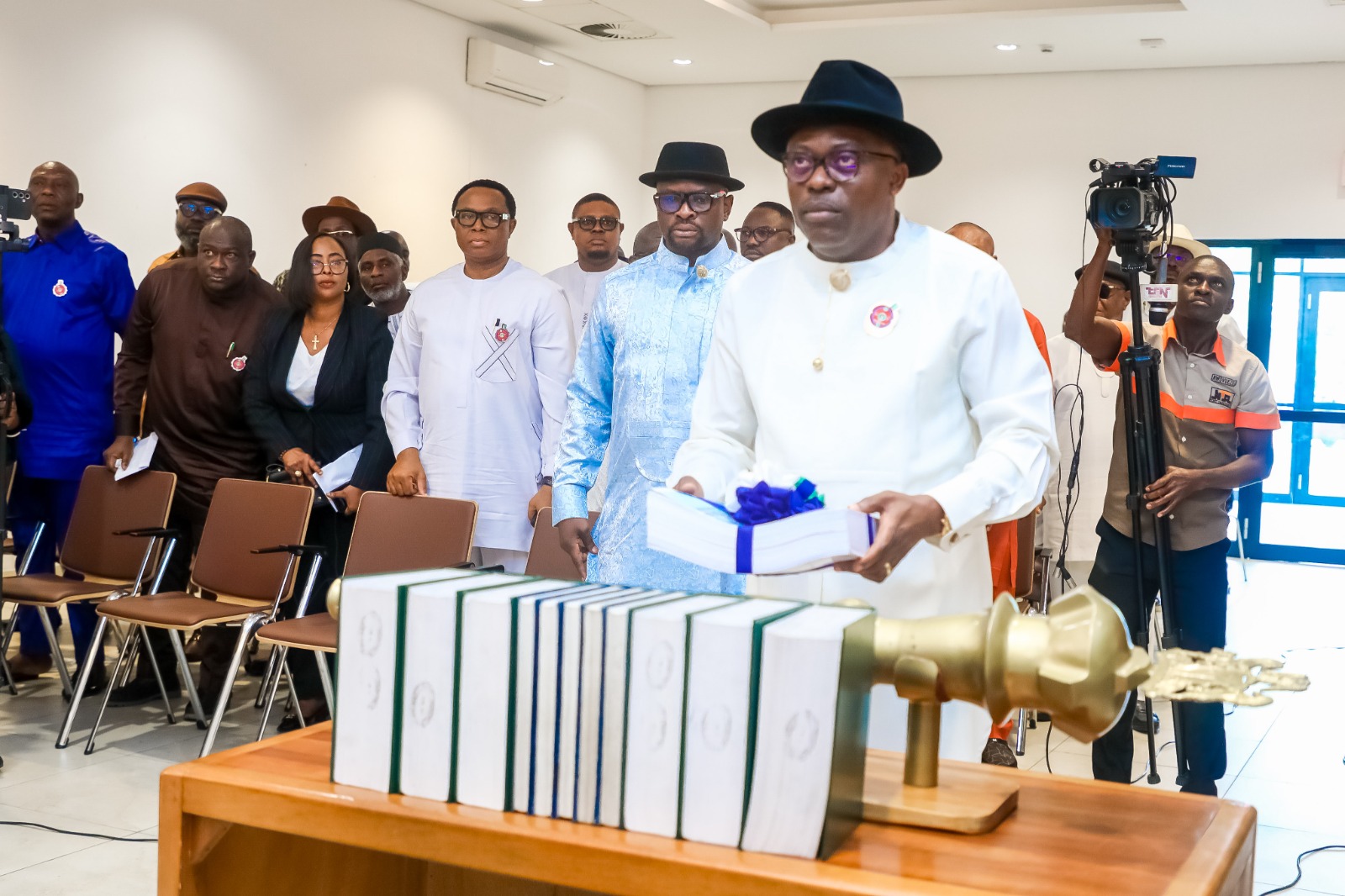 BREAKING Rivers Assembly issues 48 hour ultimatum to Fubara over 2025 budget BREAKING Rivers Assembly issues 48 hour ultimatum to Fubara over 2025 budget