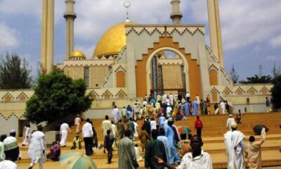  Goodluck Jonathan quoted as National Mosque Imam Sholagberu urges unity among Muslim sects 