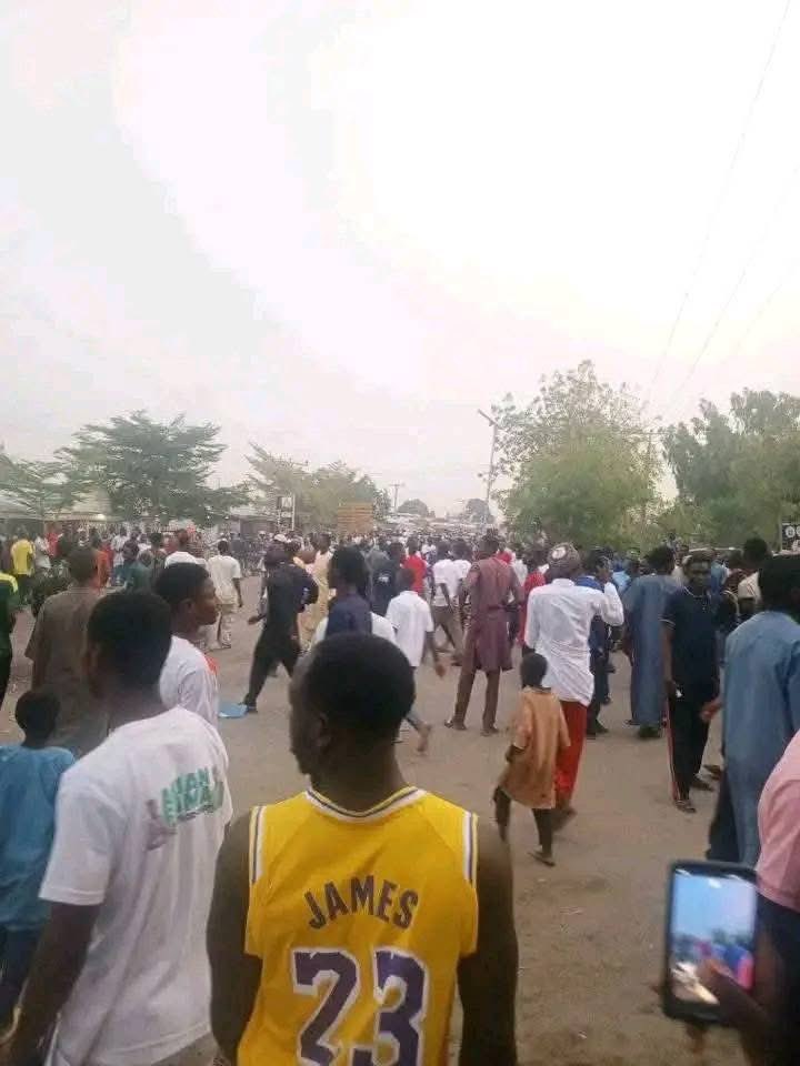 Protest rocks federal varsity over killing of 400 level student by vigilantes Protest rocks federal varsity over killing of 400 level student by vigilantes