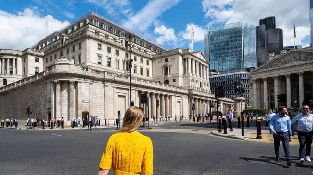 BREAKING Bank of England cuts base interest rate to 4 5 BREAKING Bank of England cuts base interest rate to 4 5
