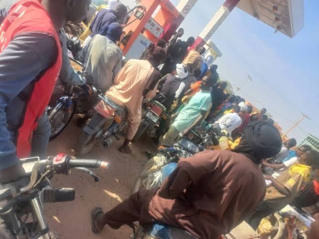 Fuel scarcity worsens in Niger Republic as citizens urge Nigeria others for assistance Fuel scarcity worsens in Niger Republic as citizens urge Nigeria others for assistance