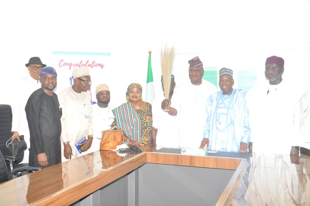 2027 Col Adegbola 13 000 supporters join APC as party targets Oyo 2027 Col Adegbola 13 000 supporters join APC as party targets Oyo