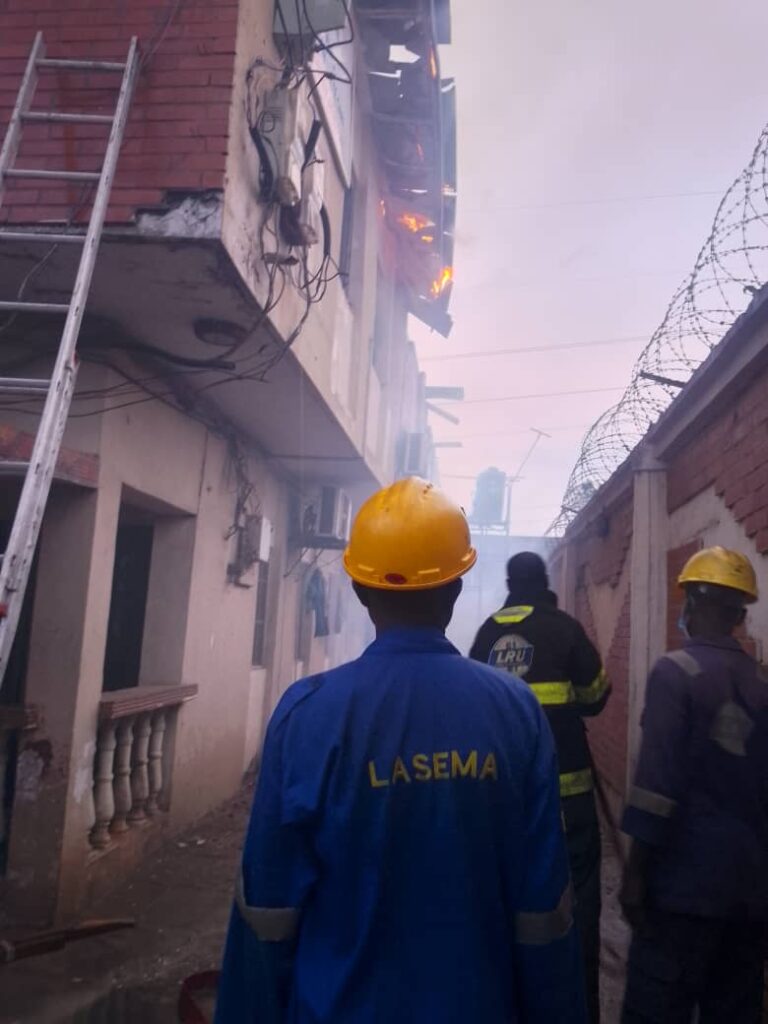 Fire engulfs Lagos medical facility Fire engulfs Lagos medical facility