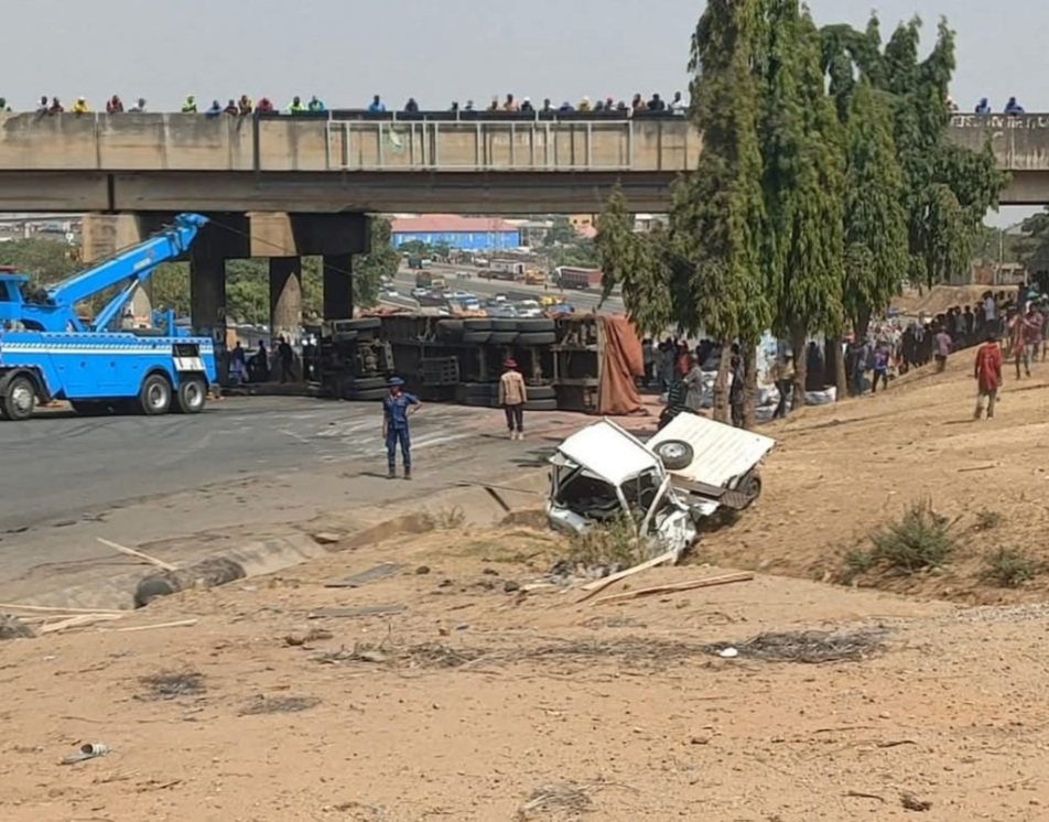 Multiple casualties as truck rams into vehicles on Abuja s Karu Bridge Multiple casualties as truck rams into vehicles on Abuja s Karu Bridge