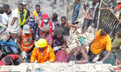  2 confirmed dead many injured as three storey building collapses in Lagos 