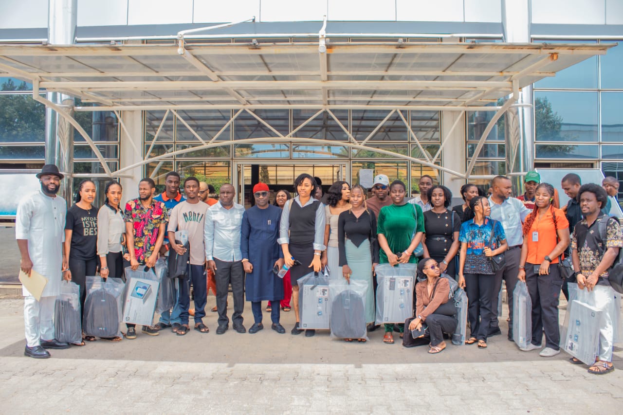 Scholarship PAP commences distribution of laptops to final year postgraduate students Scholarship PAP commences distribution of laptops to final year postgraduate students