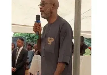  Panic as Lagos ALGON chairman collapses during APC meeting 