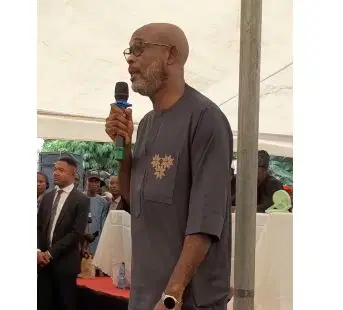 Panic as Lagos ALGON chairman collapses during APC meeting Panic as Lagos ALGON chairman collapses during APC meeting