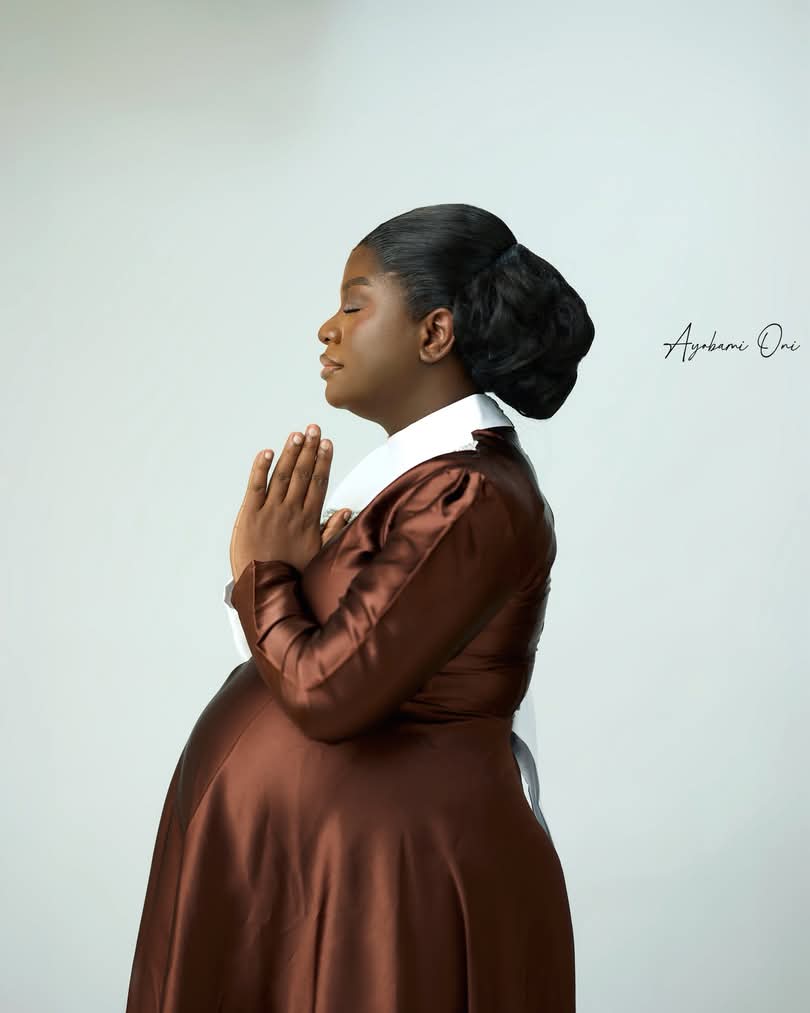  Popular Gospel singer Adeyinka Alaseyori celebrates arrival of baby boy 