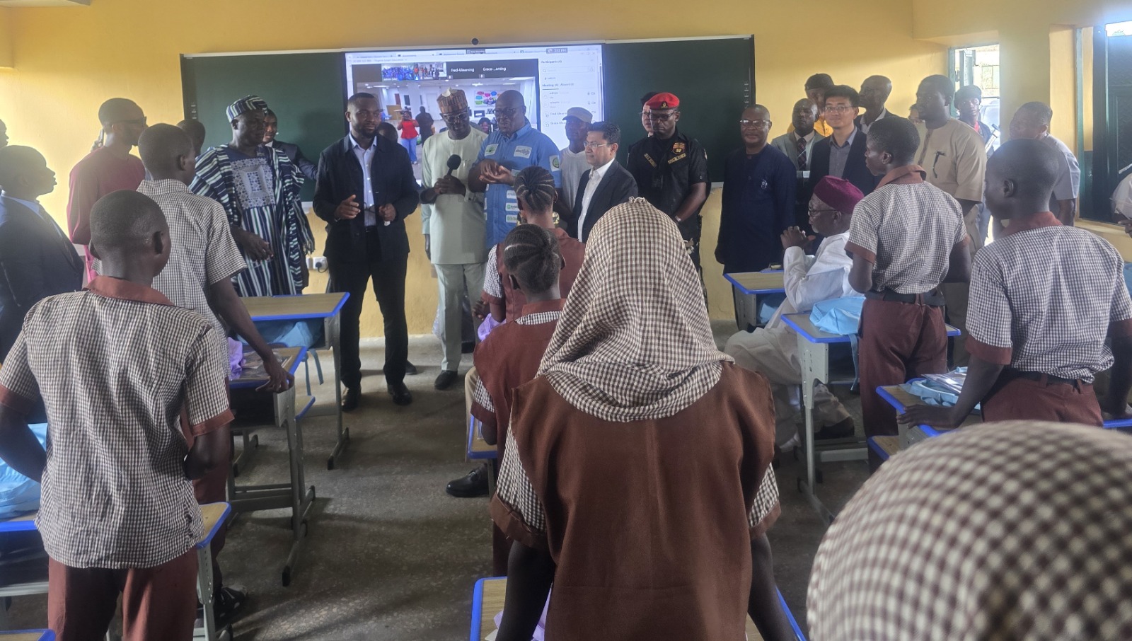 Glo Huawei Communications Ministry bring digital services to Abuja village Glo Huawei Communications Ministry bring digital services to Abuja village
