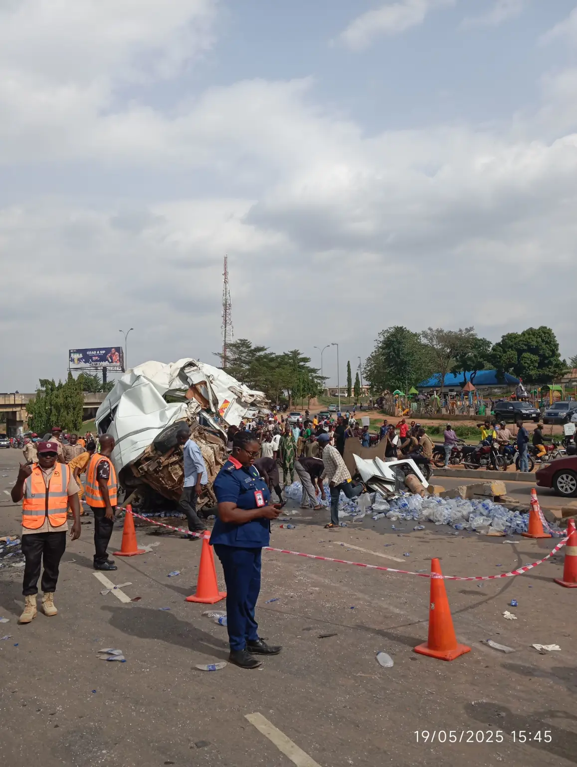 JUST IN Scores feared dead in tragic accident on Karu Bridge JUST IN Scores feared dead in tragic accident on Karu Bridge
