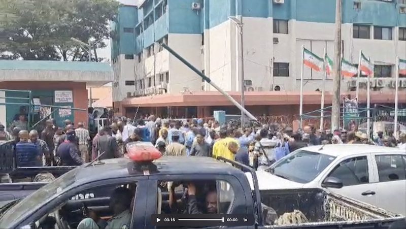 BREAKING FCTA seals off PDP national secretariat BREAKING FCTA seals off PDP national secretariat