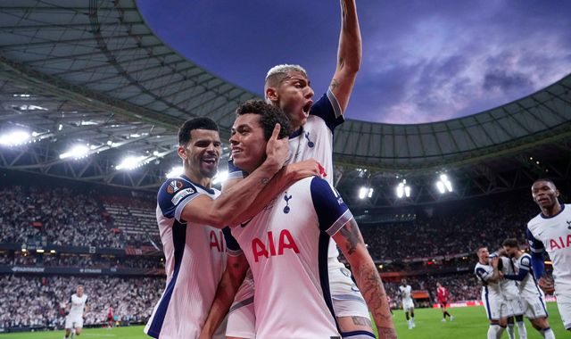 Tottenham edge Manchester United to win Europa League Tottenham edge Manchester United to win Europa League