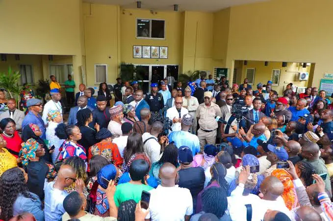 Civil servants demand payment in Abuja after being mistakenly classified as ghost workers Civil servants demand payment in Abuja after being mistakenly classified as ghost workers