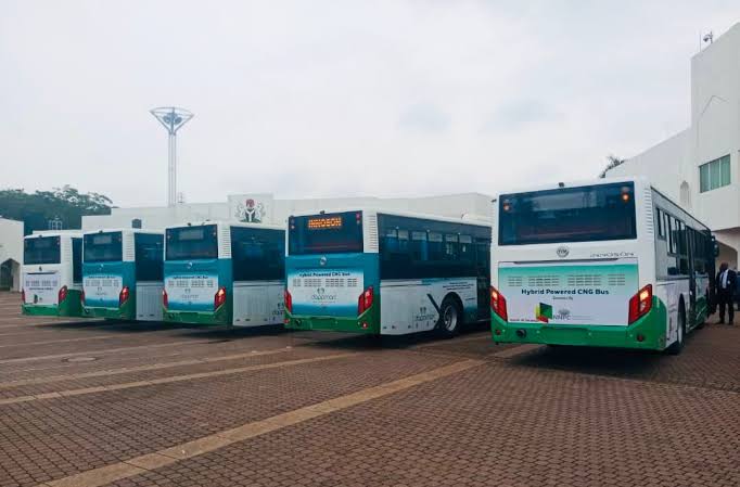 FG rolls out CNG buses in 20 Nigerian universities FG rolls out CNG buses in 20 Nigerian universities