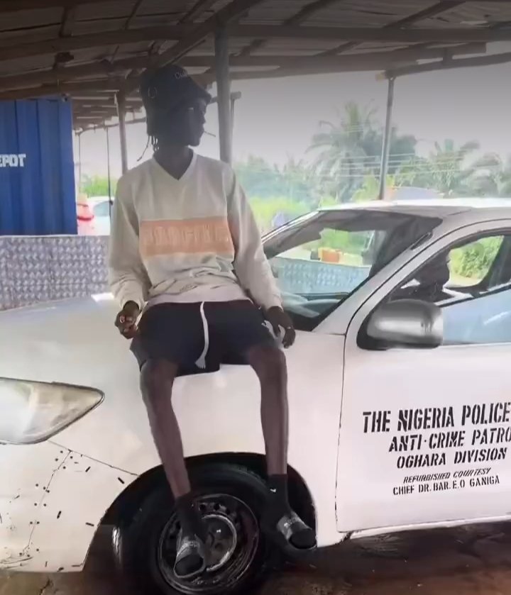 Viral video 2 men who smoked weed in Nigerian police van remanded in prison Viral video 2 men who smoked weed in Nigerian police van remanded in prison