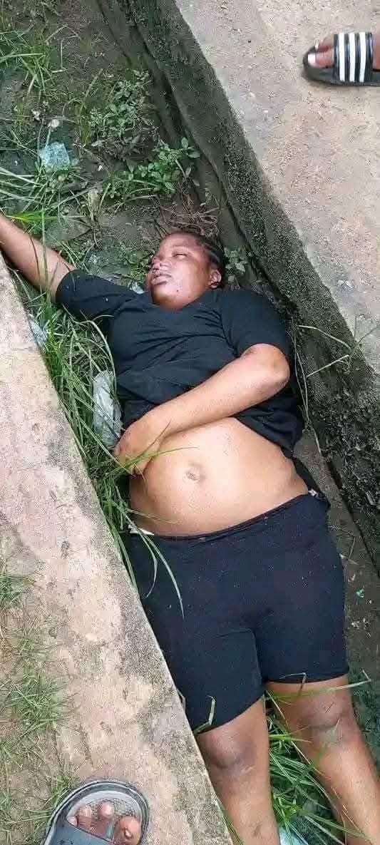  Akwa Ibom Panic as lifeless body of lady found in gutter 