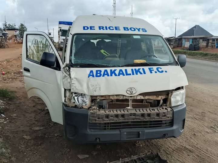 Nigerian football club 8217 s bus involved in accident after Federation Cup final Nigerian football club s bus involved in accident after Federation Cup final